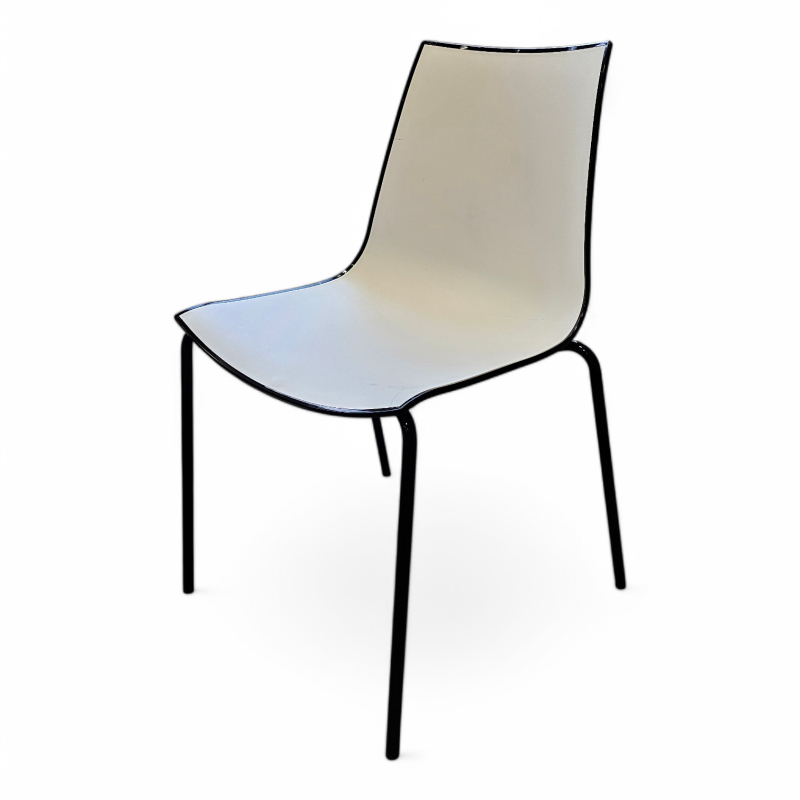 3D i plast, 4 ben Sort bakside,