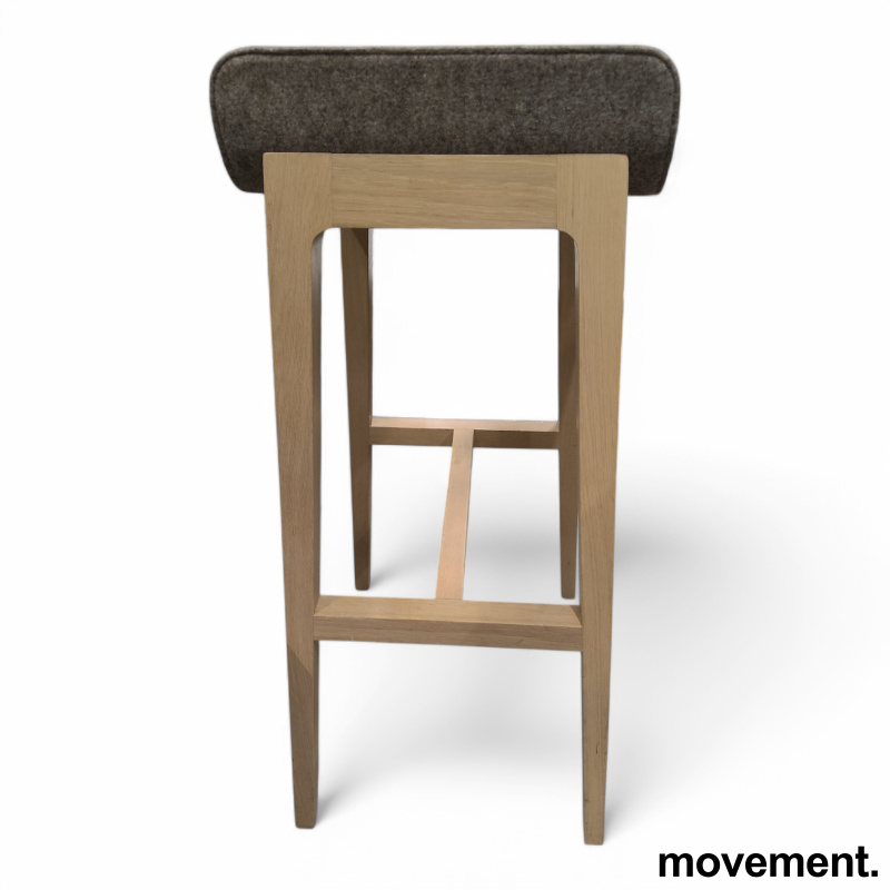 Laia High Stool Blått sete, ben i - 3 / 3