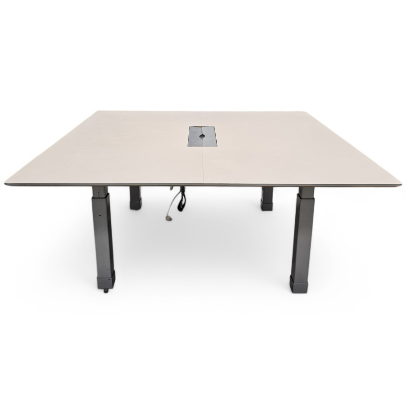 Møtebord / arbeidsbord i beige /