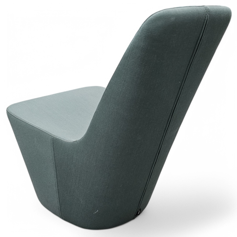 Loungestol i grønt stoff fra Vitra,