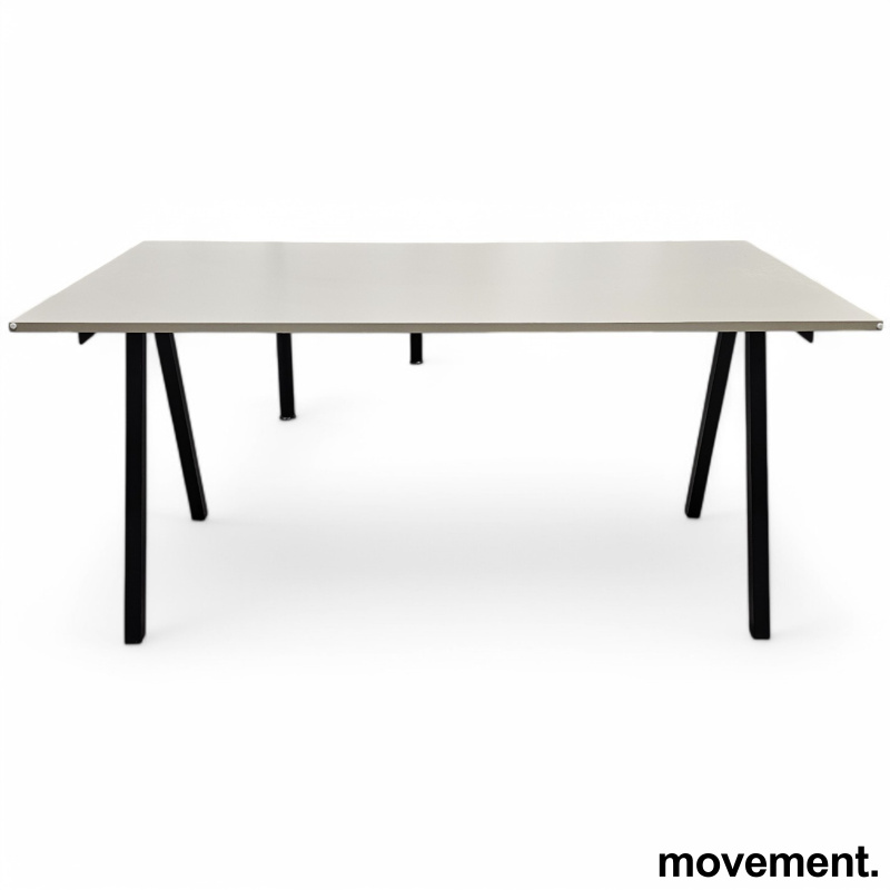 IKEA Trotten skrivebord i gråbrun - 1 / 2