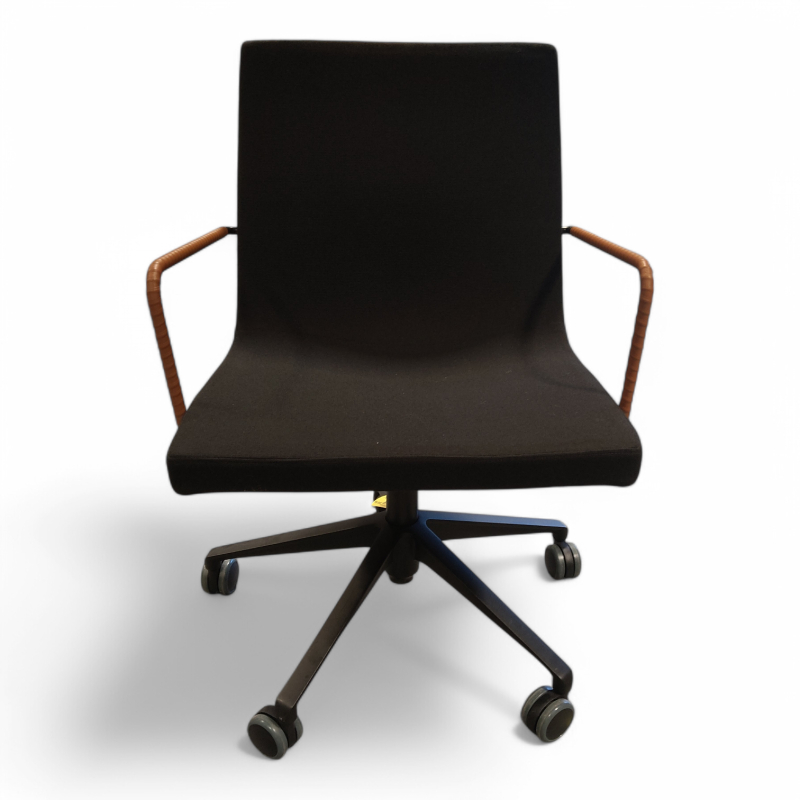 Bond Medi med armlene Sort stoff,