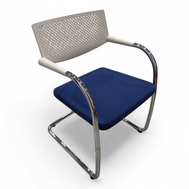 Visavis 2 Hvit rygg, sete i blått