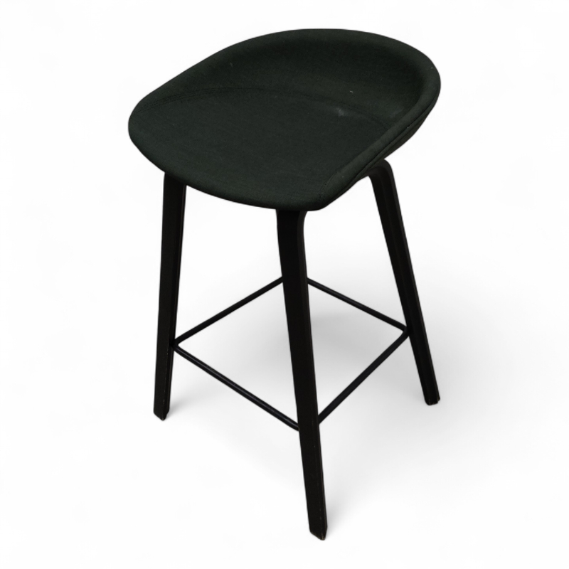 About a stool AAS 33 fullpolstret