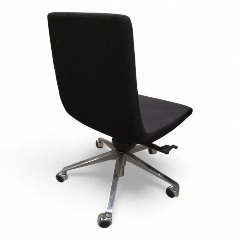 Clint med lav rygg og 5er kryss med