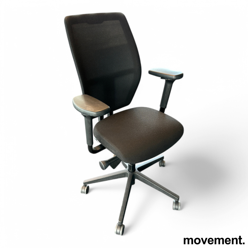 Stk. 1 Soul mesh med armlene Sete i sort stoff, fotkryss i sort, Pent brukt savo -10% 3.