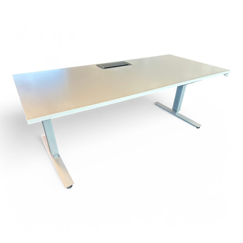Izi Pro 180x80cm med kabelluke Lys
