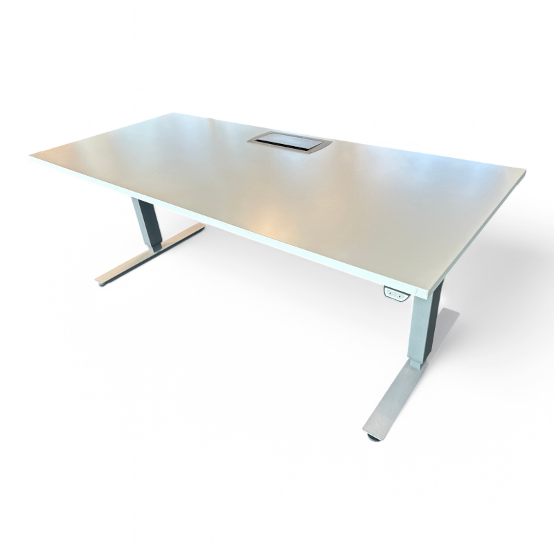 Izi Pro 180x80cm med kabelluke Lys
