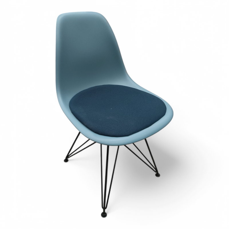 Eames Plastic Side Chair DSR,