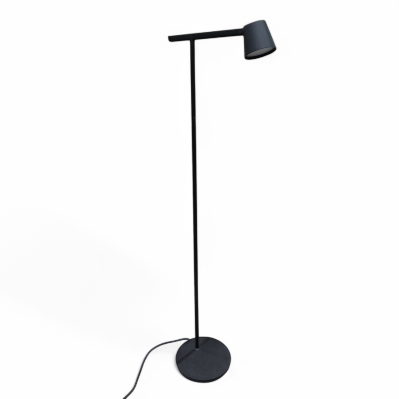Tip Floor Lamp Sort, Pent brukt
