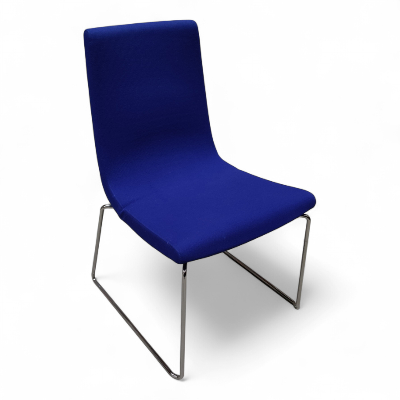 Clint lav med meieunderstell Blått