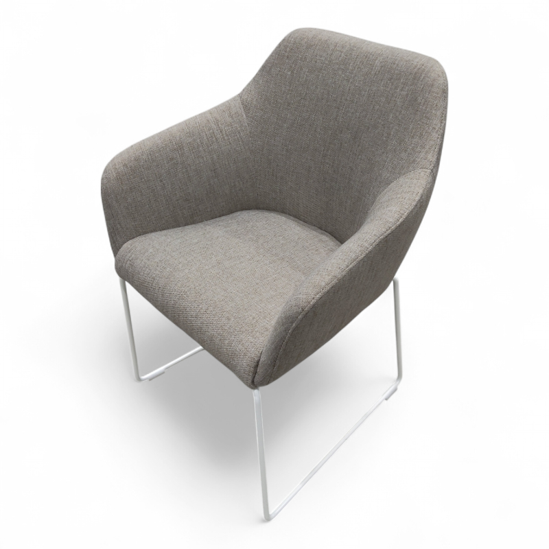 Tossberget beige, hvitt understell,