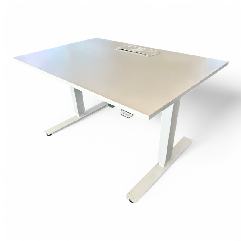 Izi Pro 120x80cm med kabelluke Hvit