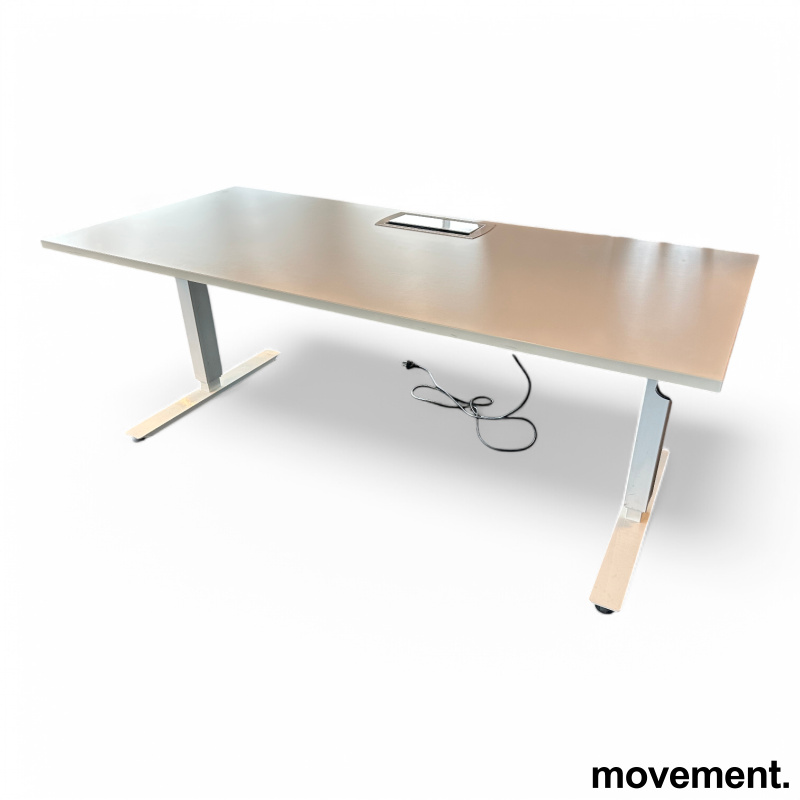Izi Pro 180x80cm med kabelluke Hvit - 1 / 2