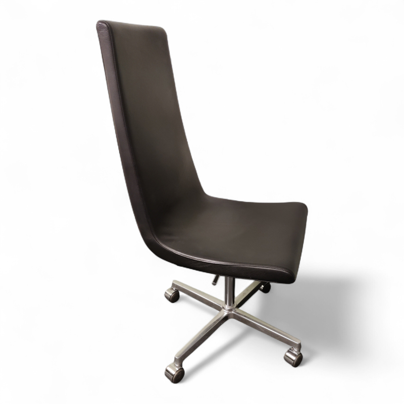 Clint med høy rygg og 4er kryss