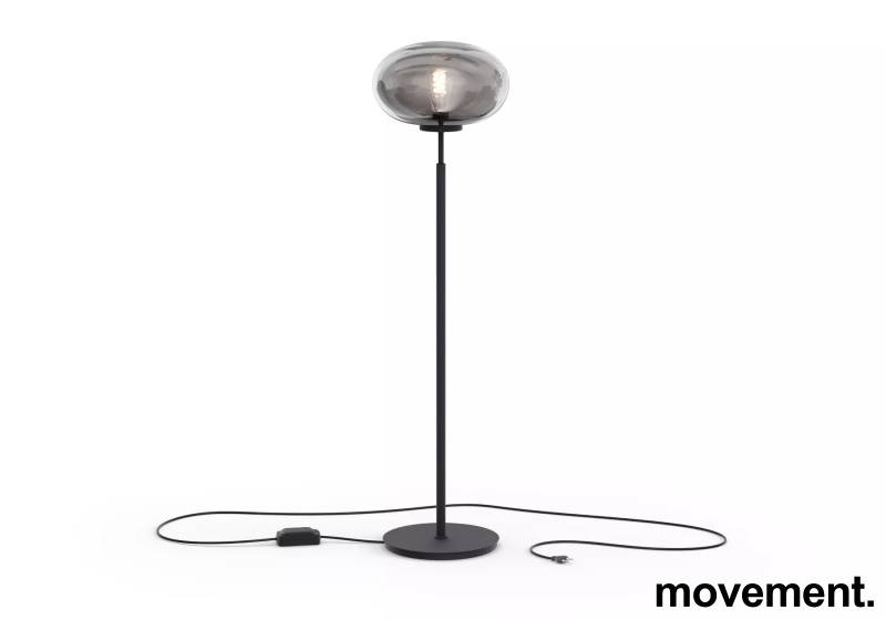 On gulvlampe Sort, Pent brukt