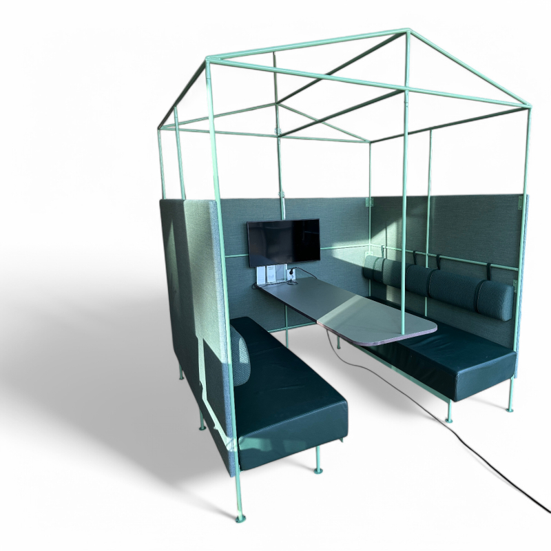 Sittebås med 2 sofaer og bord Grønt