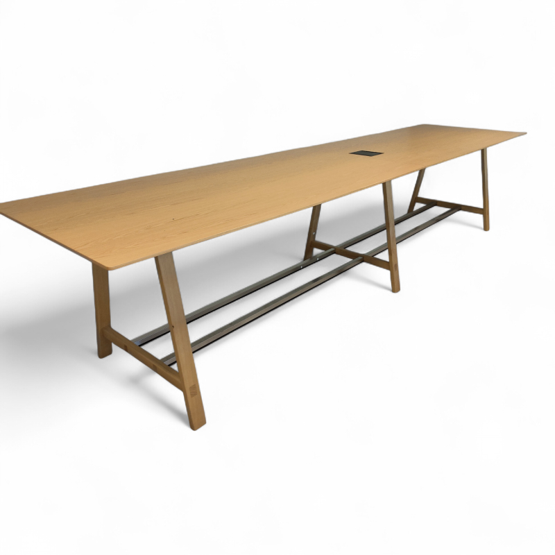 HT1 Table 500x125cm, høyde 105cm