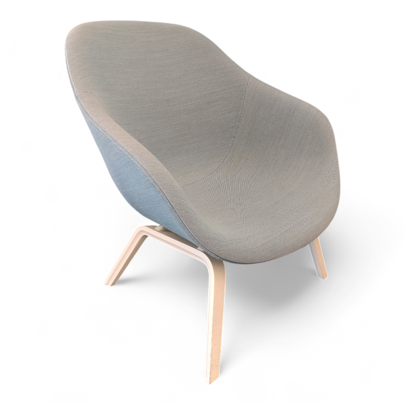 About a lounge AAL 83 Lys blått