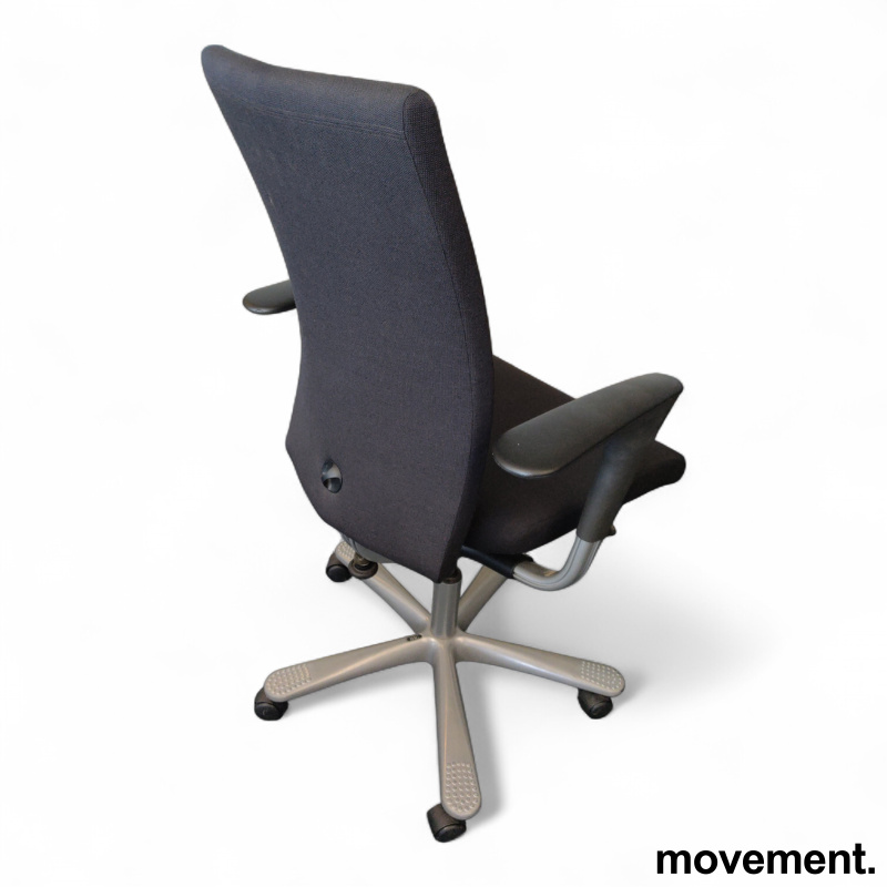 H04 4600 med armlene Mørkt grått - 2 / 2