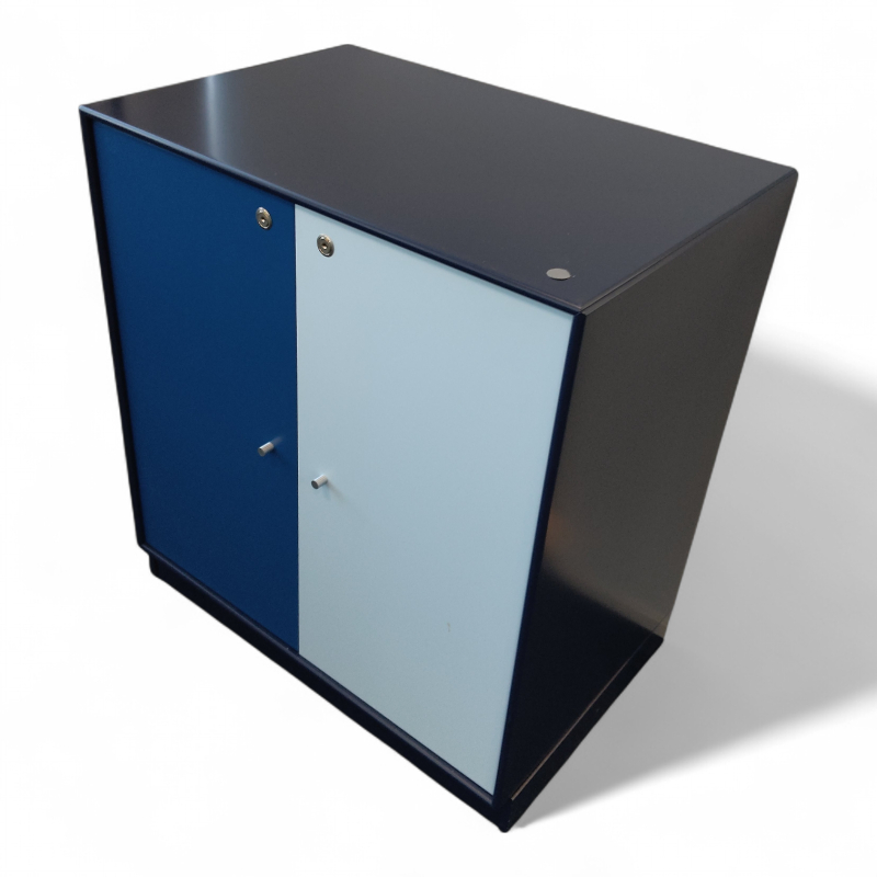 Skap 1118 Cover med sokkel Mørk