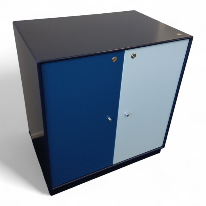 Skap 1118 Cover med sokkel Mørk