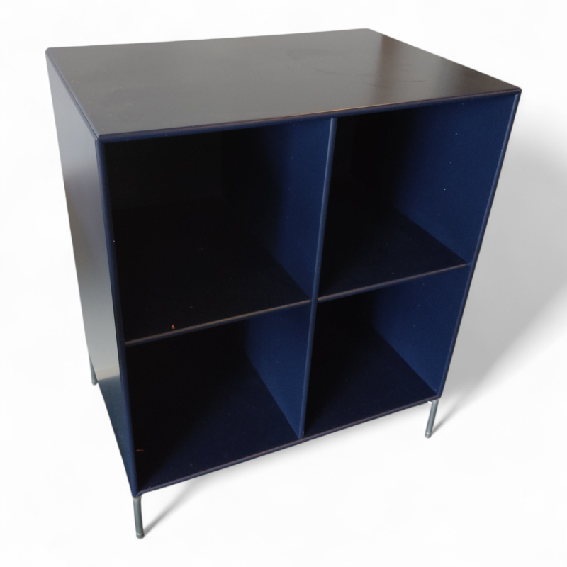 Shelf 1112 Show dybde 47cm, med ben
