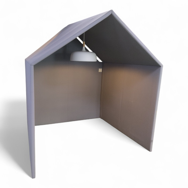 The Hut, med Northern Acorn lampe