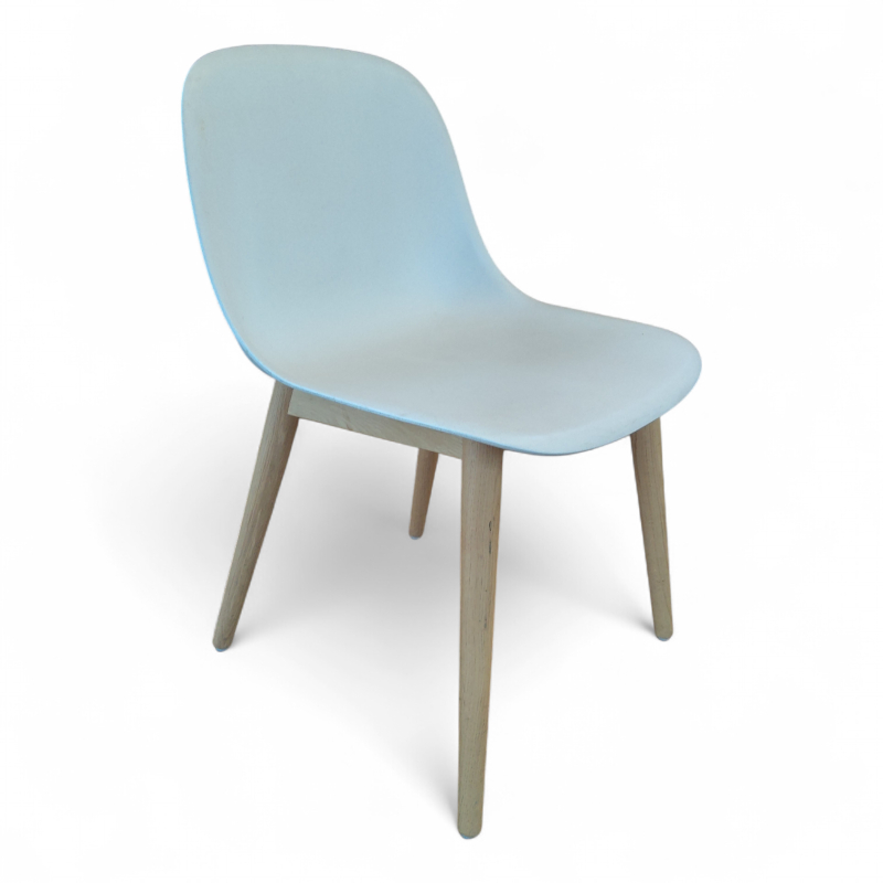 Fiber Side Chair Wood base Hvit,