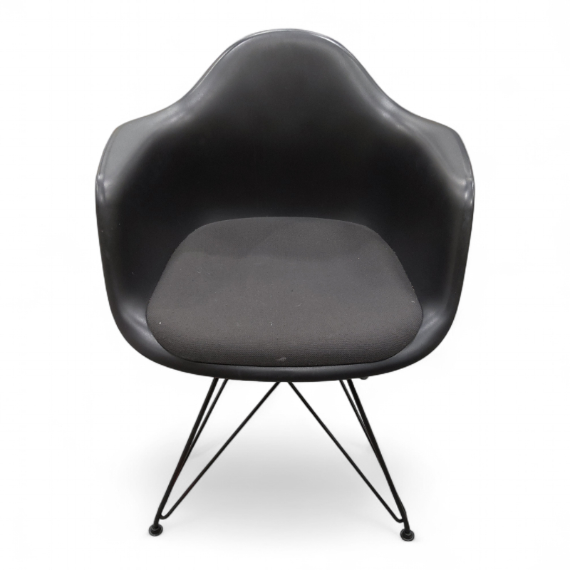Eames Plastic Armchair DAW med