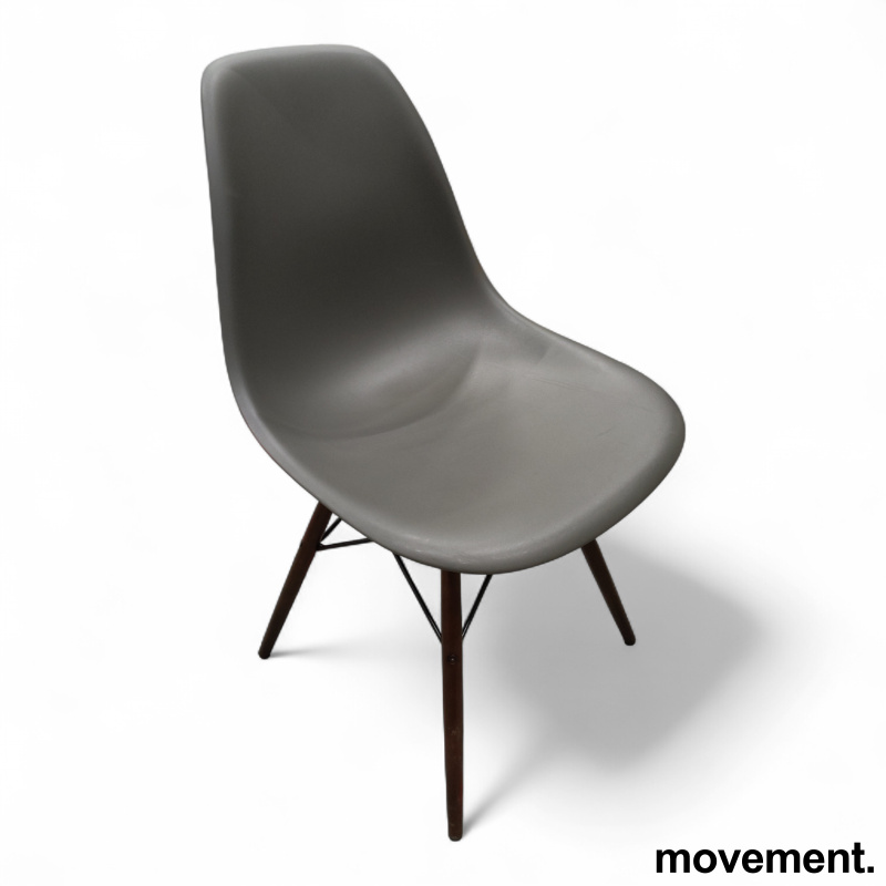 Eames Plastic Side Chair DSW Mørk - 1 / 2