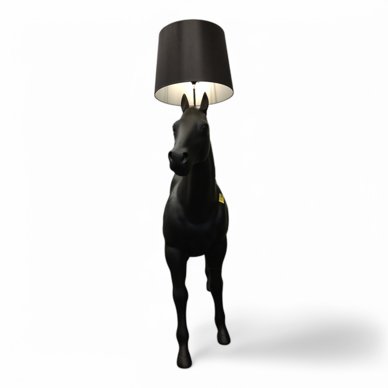 Horse Lamp Sort, Brukt