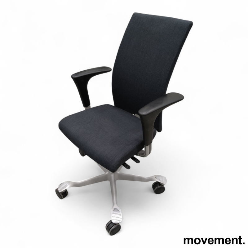 H04 4600 med armlene Mørkt grått - 1 / 2