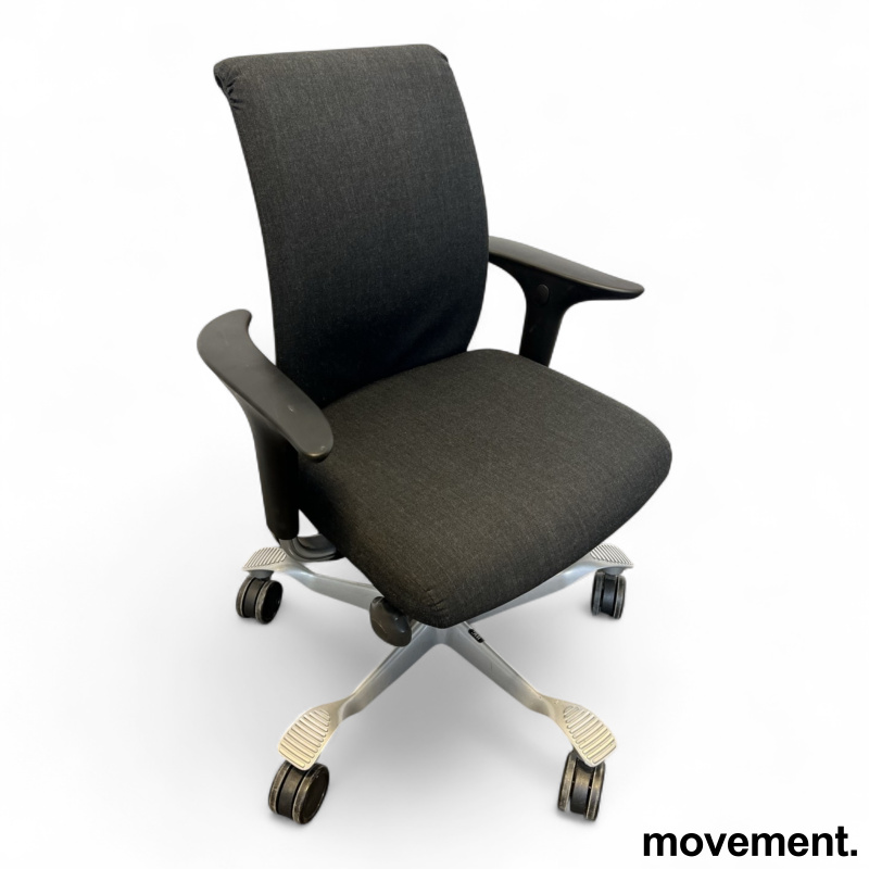 Solgt!H05 5300 armlene Mørkt grått stoff - 1 / 2