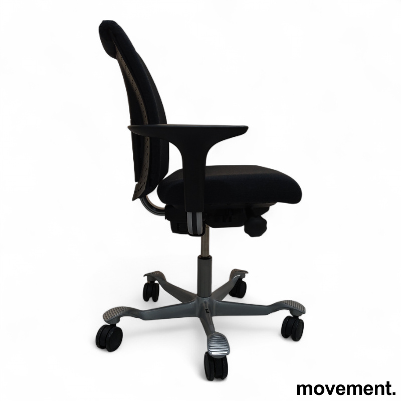 H05 5300 swingbackarmlene Mørkt - 3 / 4