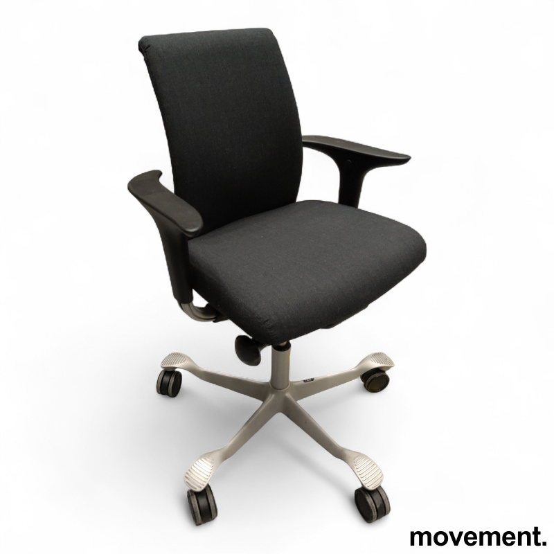 H05 5300 swingbackarmlene Mørkt - 5 / 6