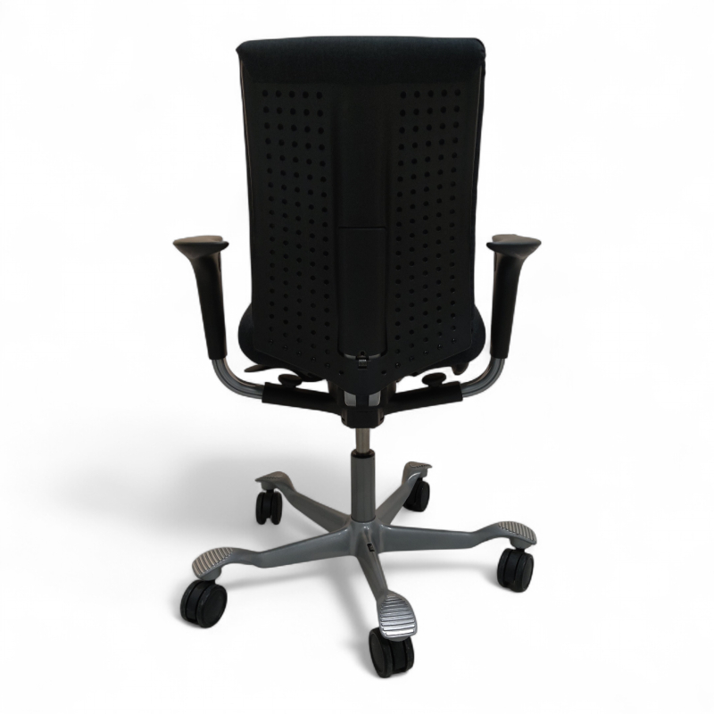 H05 5300 swingbackarmlene Mørkt