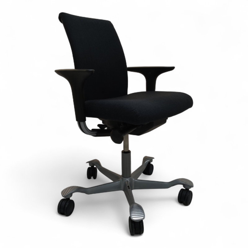 H05 5300 swingbackarmlene Mørkt