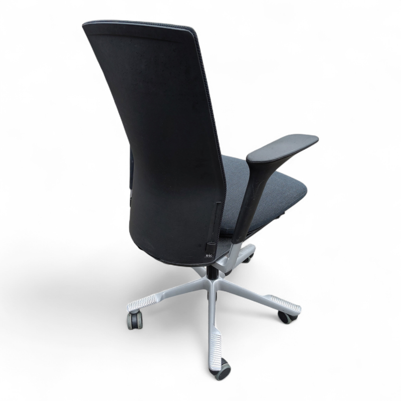 Futu 1020 med armlene Sete i mørkt