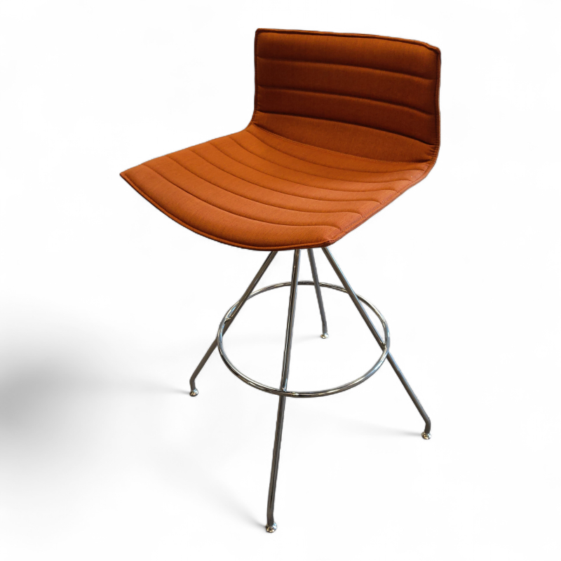 Catifa 46 barstol med lav rygg og