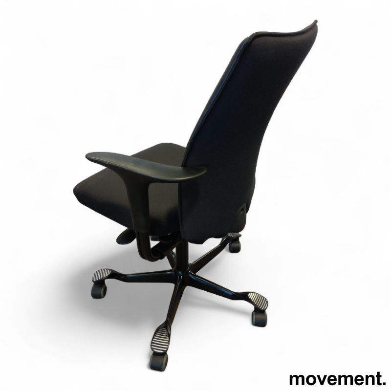 H05 5600 Swingback-armlene Sort - 2 / 2
