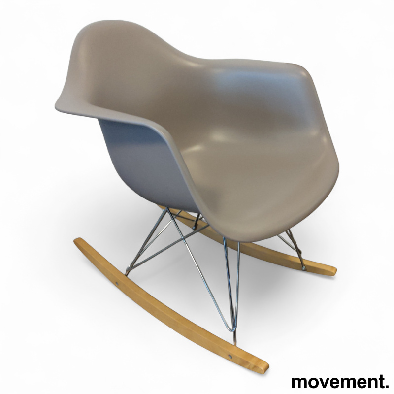 Eames Plastic Armchair RAR - 1 / 2