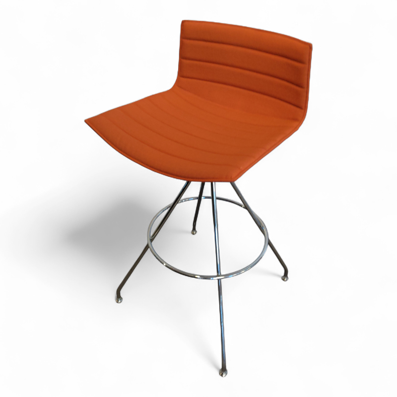 Catifa 46 barstol med lav rygg og