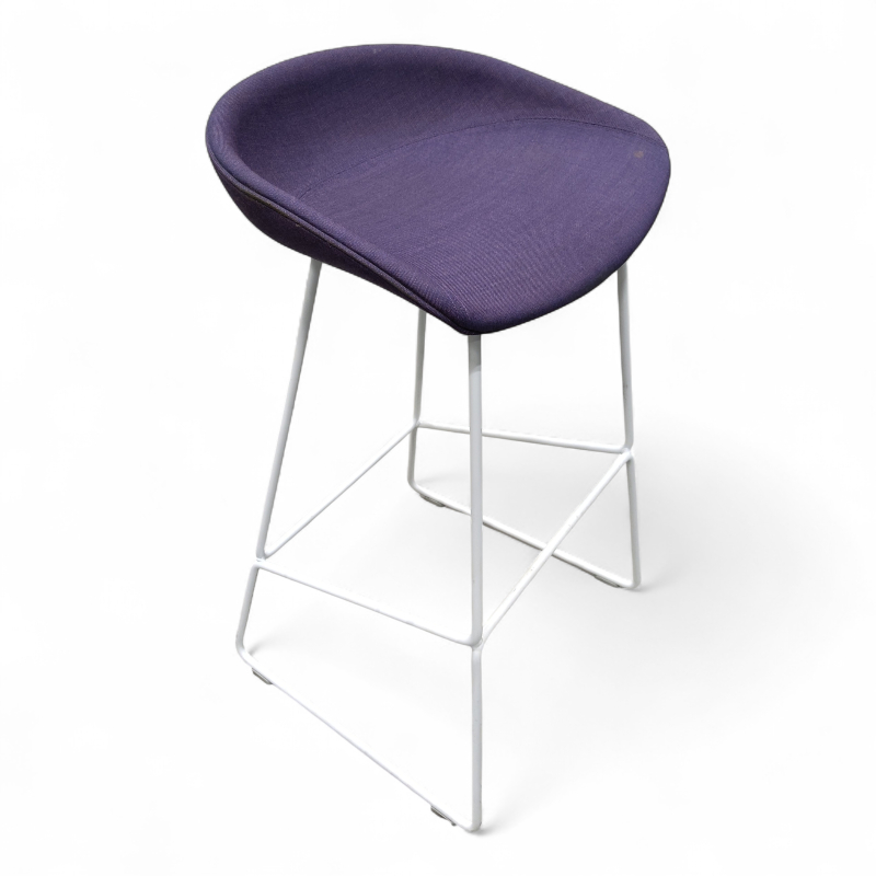 About a stool AAS 39 fullpolstret