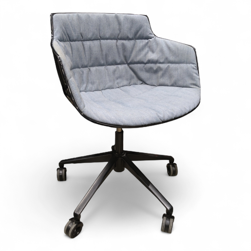 Flow armchair på hjul Lys blått