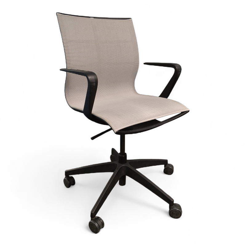 Se:joy med armlene hvit mesh, sort