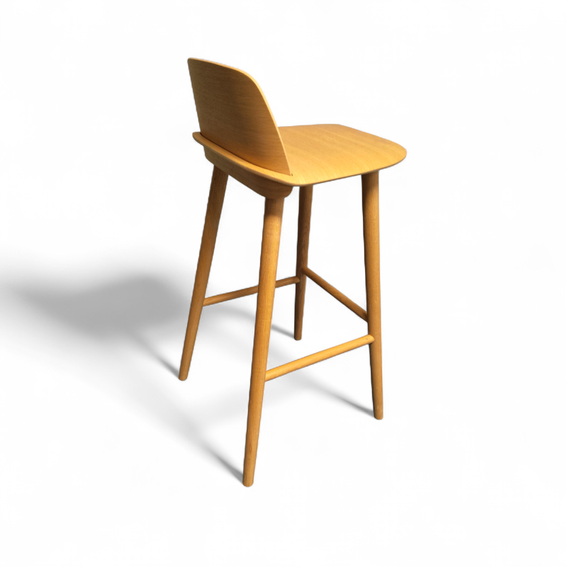 Nerd barstol 75cm Eikefiner, Pent