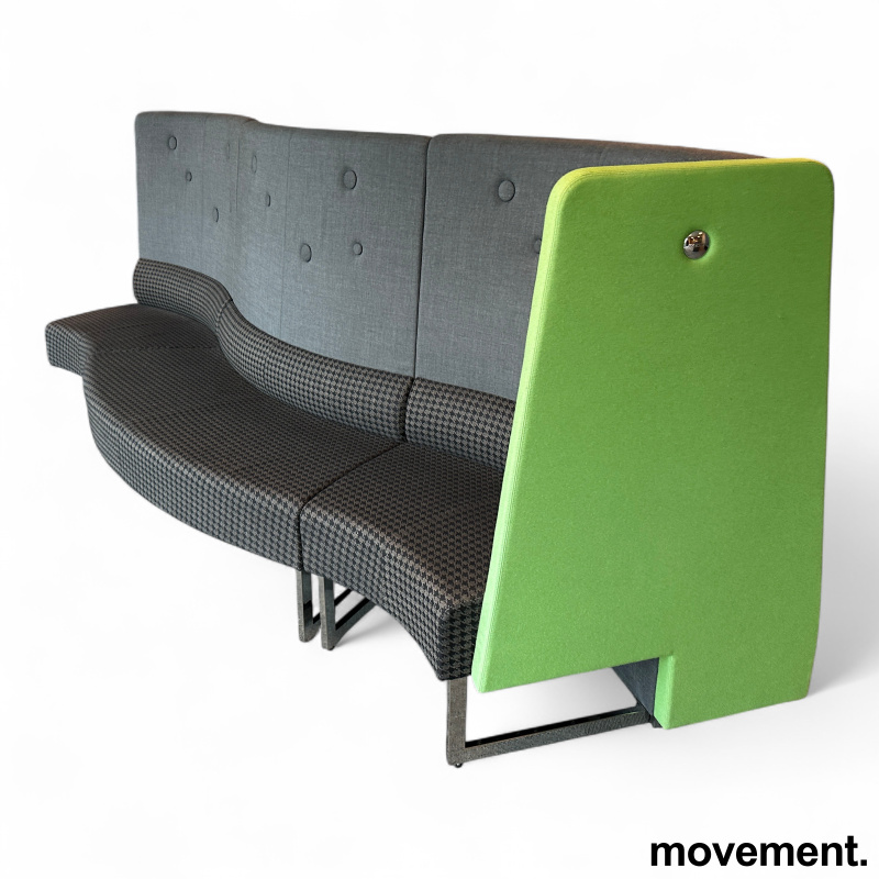 Le Mur sofa med høy rygg, puff med - 1 / 3