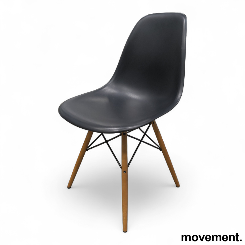 Eames Plastic Side Chair DSW Sort - 1 / 2