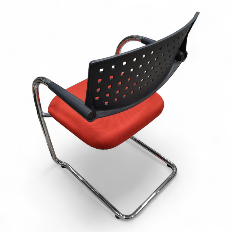 Visavis Sort rygg rødt sete krom,